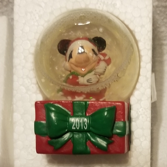 EUC 2013 Mickey Mouse snowglobe - Picture 7 of 11
